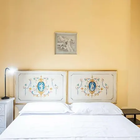 Apartment Historic Centre Elegant